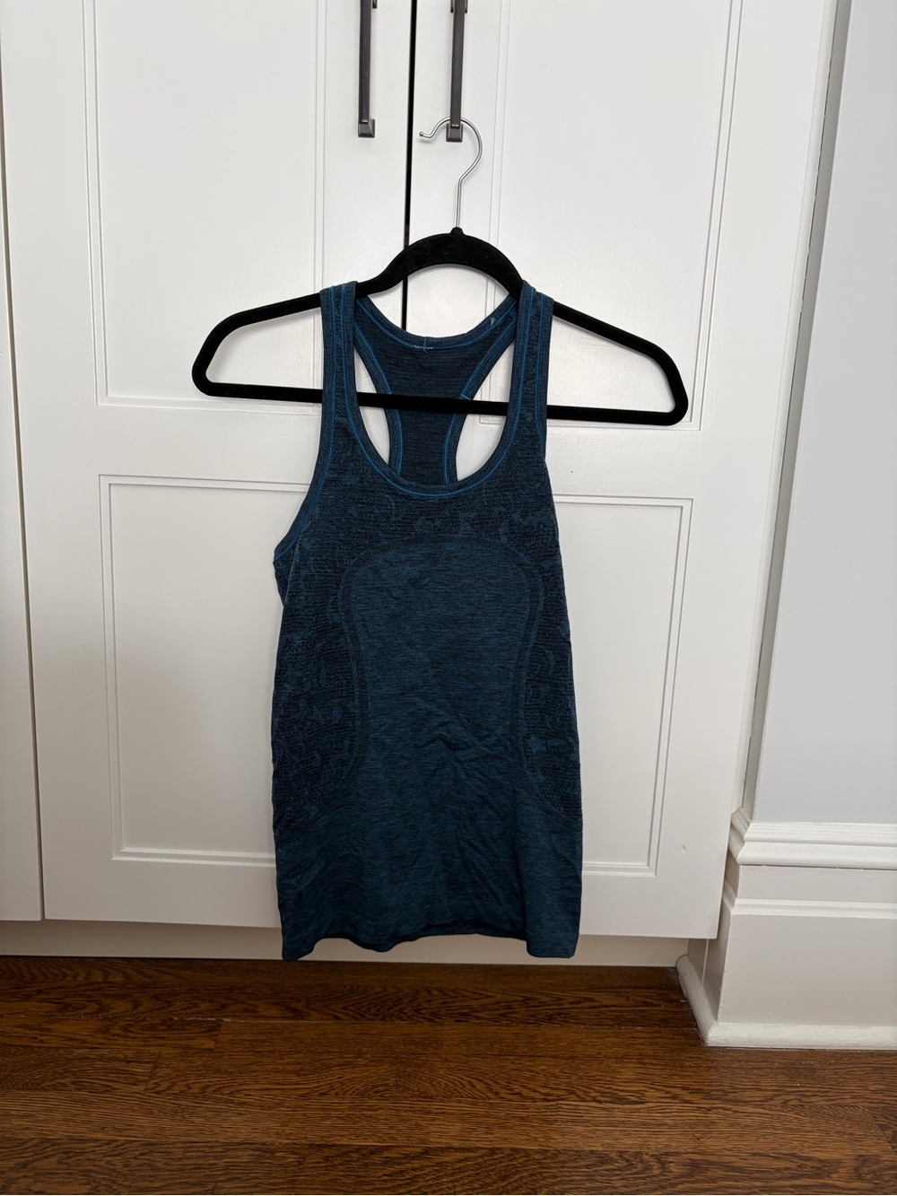 Lululemon Swiftly Tech Racerback in Sapphire Blue Fleur Sombre, Size 4, Vintage